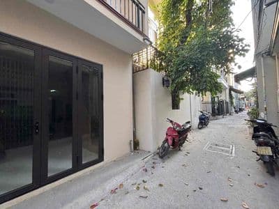 Nhà đẹp giá rẻ gần mỹ khê 7 đang cthuê 22tr tháng