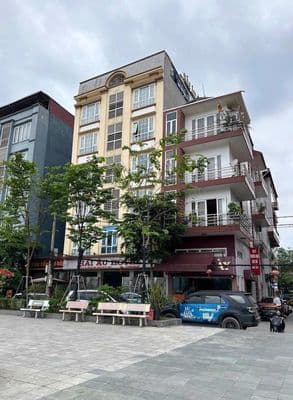 CHÍNH CHỦ BÁN 2 TÒA KHÁCH SẠN 10 TẦNG VỊ TRÍ ĐẸP NHẤT MẶT PHỐ
