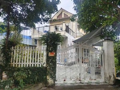 Nhà góc đường Lê Trọng Tấn