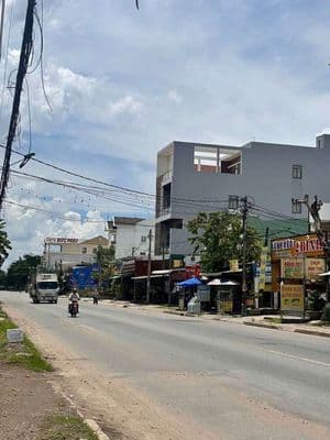 Bán nhà 3 tầng và sân vườn 900m2 - đường lê hồng phong - giá 20 tỷ