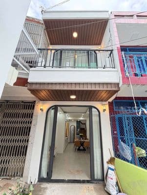 CÁCH 50m RA MT NGUYÊN HỒNG _NHÀ MỚI 2TẦNG (3*9,36m) Chỉ 5,xxTỷ