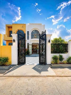 NHÀ PHỐ KẾT HỢP SÂN VƯỜN 138m2 – GIÁ SIÊU RẺ CÁCH BÌNH CHÁNH 5KM