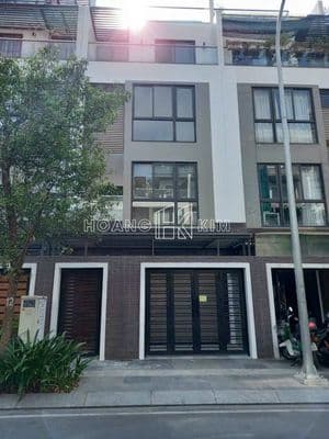 CHO THUÊ NHÀ 86 PHỔ QUANG NGAY SÂN BAY * 6X20M * TRỆT 2 LẦU ST