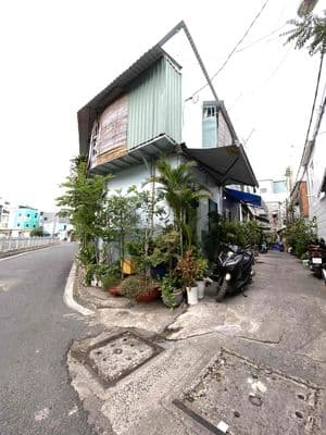 kẹt vốn cần bán gấp căn nhà , góc đường kinh tân hoá