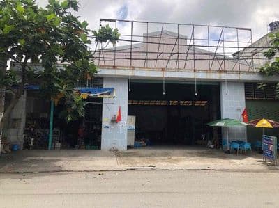 Diện tích: 400m2. Ngang 20 dài 20. Bao gồm 4 sổ mỗi sổ 5 x 20 vuông nh