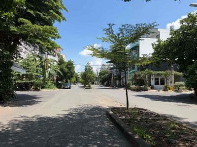 Tôi cần cho thuê mặt bằng kinh doanh nhà cấp 4 diện tích 100m2
