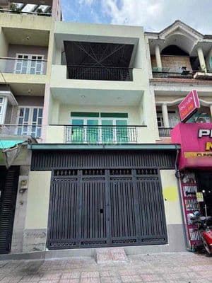 Nhà 3 Lầu Mặt Tiền Man Thiện ~ 5m*21m = 105m2. 6PN + 3WC. Giá : 23 Tr
