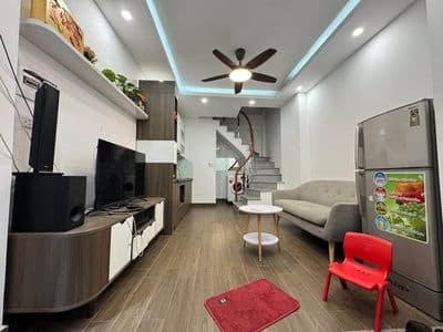 bán nhà 5 tầng gần phố đầy đủ nội thất