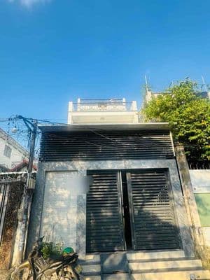 NHÀ SIÊU RỘNG 5x30 2 LẦU SÂN XE HƠI 5PN