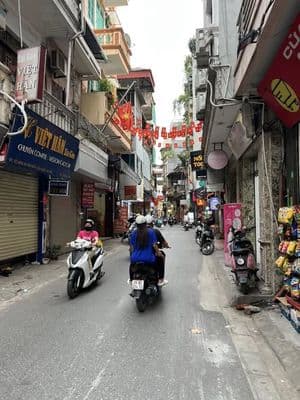 bán nhà 3 tầng Cầu Giấy gần phố
