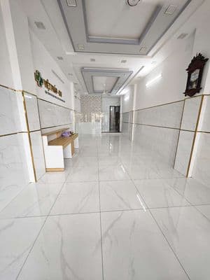 Nhà mặt tiền kinh doanh - có thang máy