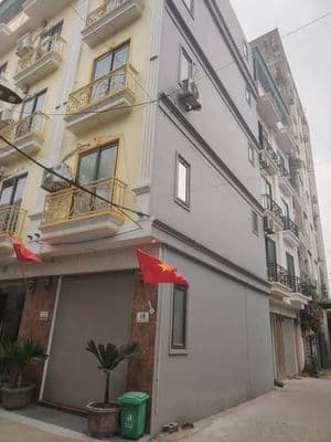 Nhà Chúc Sơn 5 TẦNG ÔTÔ ĐỖ CỬA FULL NỘI THẤT