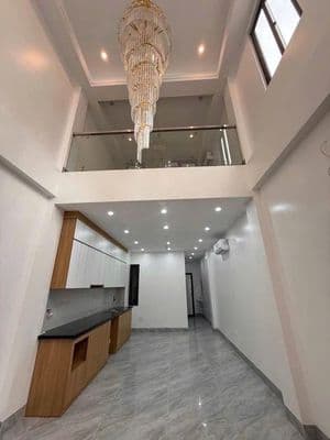 bán nhà 6 tầng Phúc Lợi giá đầu tư
