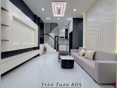 bán căn nhà 5 tầng Hai Bà Trưng 6 tỷ