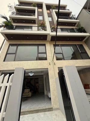 bán nhà 66m ngọc thuỵ bồ đề 6 tầng thang máy