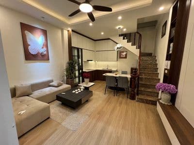 bán nhà 5 tầng phố Ngọc Khánh đẹp hơn 8 tỷ