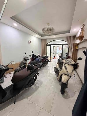Nhà ngay Emart Phan Huy Ích, HXH, 85m2, Dòng tiền sẵn 20tr. Tháng