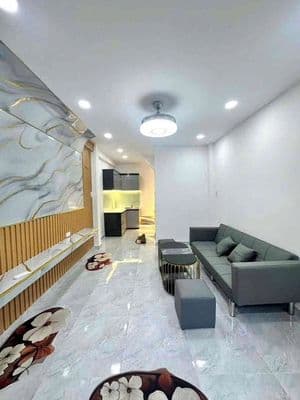 3 tầng nhà mới đẹp – hiện hữu – 1 sẹc Tôn Thất Thuyết – 4,43 tỷ.