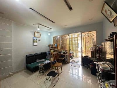 HẺM XE HƠI TRÁNH NHAU – ĐÔNG HƯNG THUẬN – SÁT CHỢ CẦU