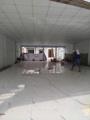 Cho thuê nhà nguyên căn 10x40 mặt tiền đường bình long 70tr/ tháng
