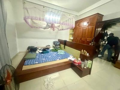 Bán nhà 3 tầng tâm huyết đối diện công viên- Hoà Xuân, GIÁ RẺ
