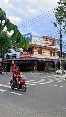 Sầm hầm nhà 3 tầng lô góc 2mt Kinh Dương Vương