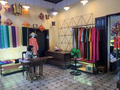 cần bán gấp nhà mặt tiền Giang văn m