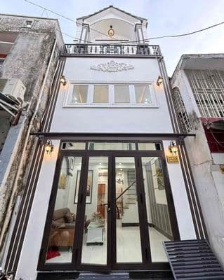 Nhà 3 tầng Kế trường tiểu học Thới Bình và siêu thị Vincom Hùng Vương