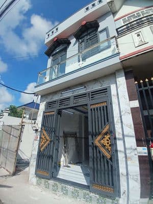 BÁN NHÀ NGAY CHỢ 1A KHU DÂN CƯ HIỆN HỮU DTSD: 63M2 1T+ LẦU 2PN 2W