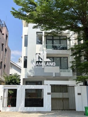 Nhà đẹp có hầm 3 lầu 6 phòng lớn làm văn phòng công ty tại trần não