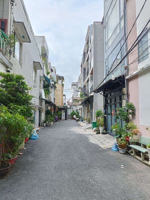 Đất đường nhựa xe hơi cách trần xuân soạn 70m