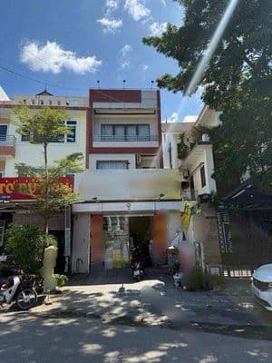 Cho thuê nhà nguyên căn mặt Phố Đoàn Kết cạnh Vincom Việt Trì