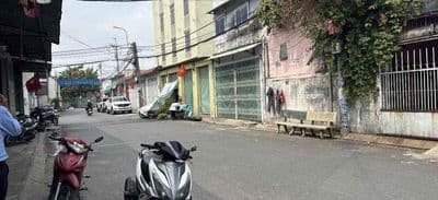 nhà nhỏ hẻm xe hơi.thới tam thôn. giáp q12.