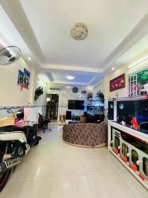 Nhà đẹp HXH Âu Cơ 2 tầng GIÁP RANH Q11 giá trên 4.5 tỷ
