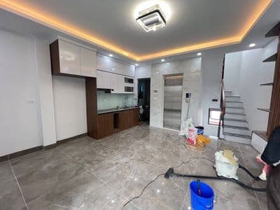 Bán nhà Pháo Đài Láng ngõ thông, xe ba gác đỗ cửa, 6 tầng thang máy