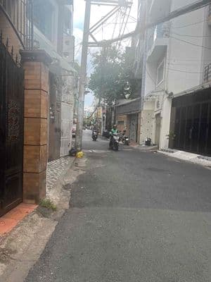 Bán nhà HXH, đường Đoàn Thị Điểm, 4 tầng, dòng tiền 36tr/Tháng