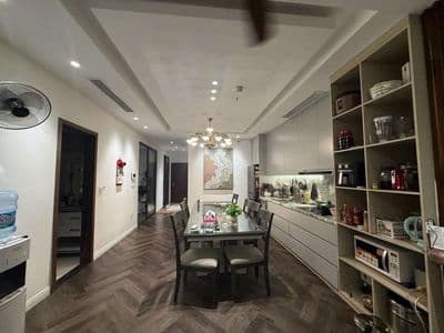 Căn hộ Royal City 131m2