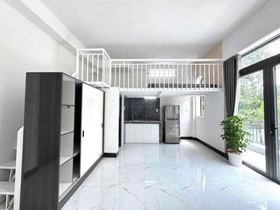 Chính chủ phòng ban công thoáng rộng 30m2 ngay luỹ bán bích - âu cơ