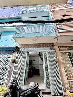 cần bán nhà bé bé xinh xinh trệt 2 lầu
