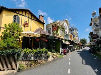 Nhà Mặt Tiền Kinh Doanh Trần Phú - Đường 8M - Cách Hồ Chỉ 500M