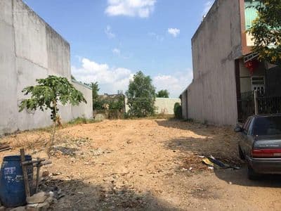 Bán đất SHR ( DT 5x40m Giá 1 Tỷ2 ) đường Lê Minh Nhựt ngay Vinhomes HM