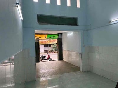 Mặt tiền Miếu Bình Đông 4x17, trệt + gác, 10 triêuu