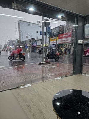 Cho thuê nhà mặt tiền đường Nguyễn Kiệm và Hồ Văn Huê ở Phú Nhuận