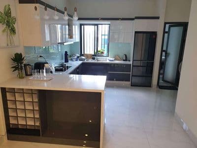 cho thuê nhà 5 tầng mặt tiền Hoàng Diệu