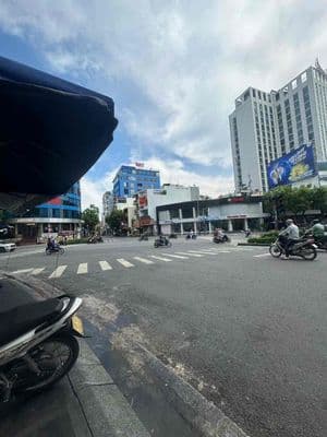 HXH ngủ trong nhà, CHDV Sát Mặt Tiền ngay Công Viên Gia Định, Và Bệnh