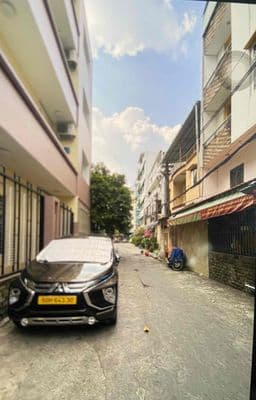 Hẻm 6m Đuờng Thành Thái Q 10, ngang 3x18m 4 tầng