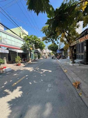 mặt tiên đường 13m khu Nguyễn Sơn dt 4mx18m 1 lầu