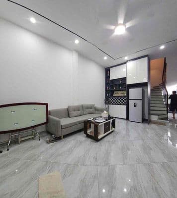 30m ra mặt phố Minh Khai, ngõ nông rộng, tặng NT, dt 40m*5T. 7,9T.