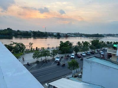 120m2 MẶT TIỀN view sông phố đi bộ Bạch Đằng, dòng tiền 300tr/năm
