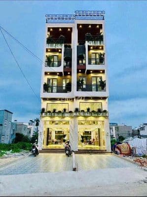 FULL NỘI THẤT. NGAY TRƯỜNG CẤP 2 TÔ NGỌC VÂN. TRỆT LỬNG 3 LẦU 4PN 5WC
